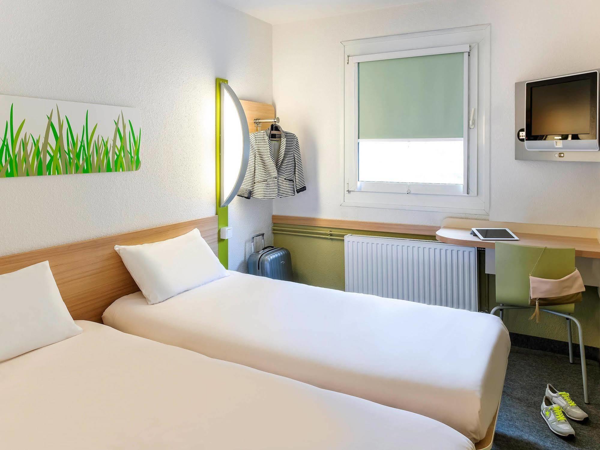 Ibis Budget Nanterre La Defense Exterior foto