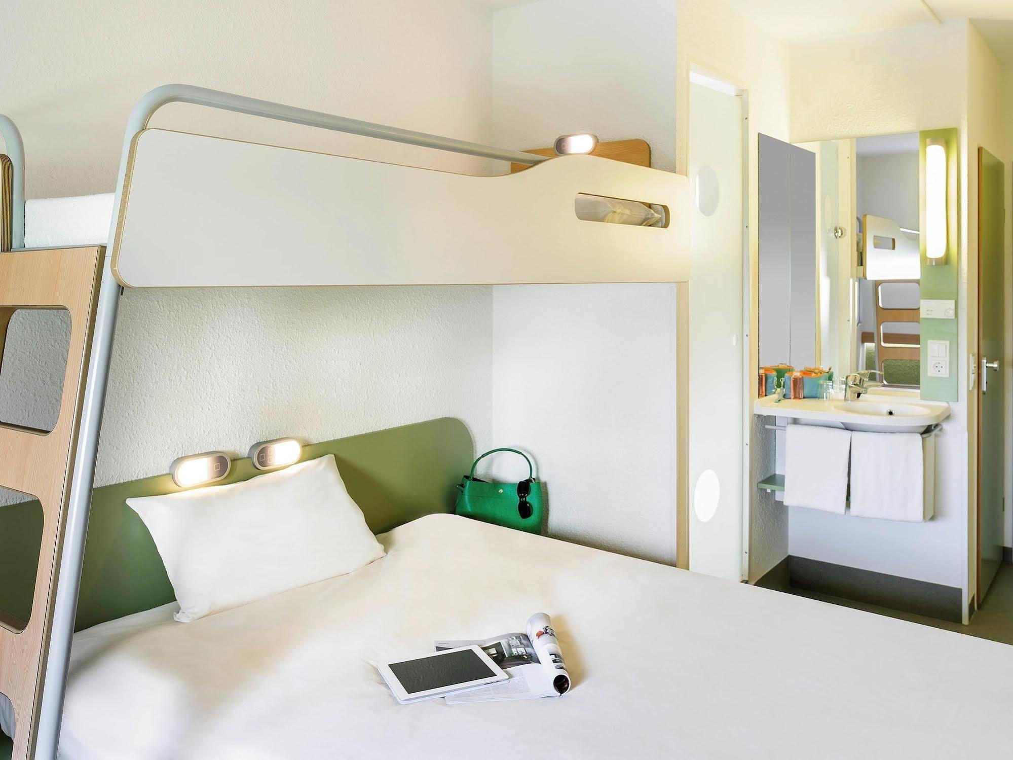 Ibis Budget Nanterre La Defense Exterior foto
