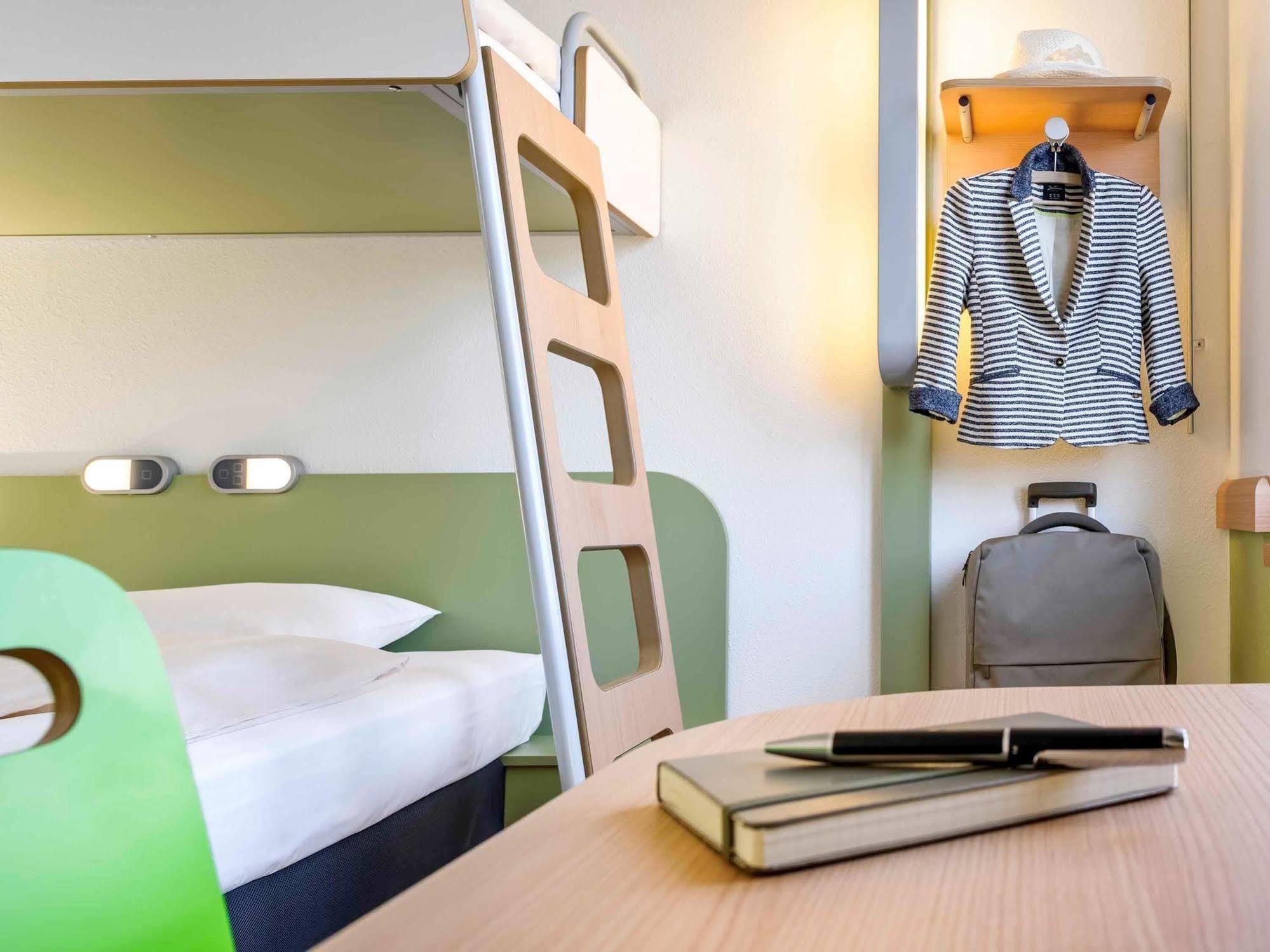 Ibis Budget Nanterre La Defense Exterior foto